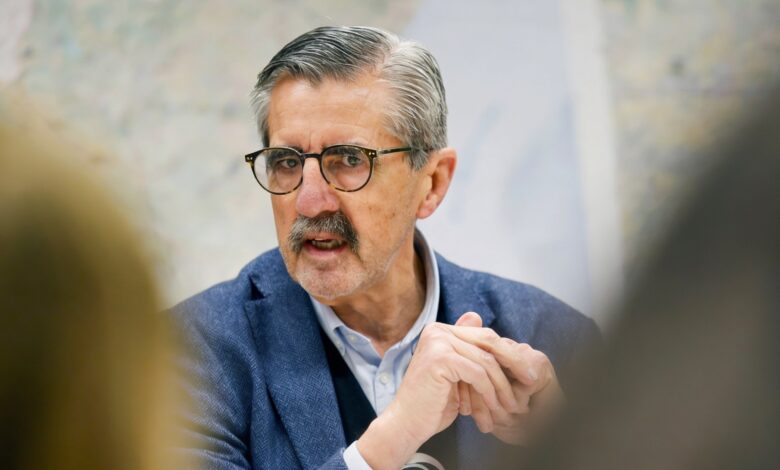 Valencia court reopens fake diploma case against former commissioner