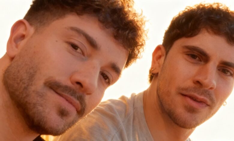 Pablo Alborán y Juan Sesma muestran su relación abiertamente en Madrid