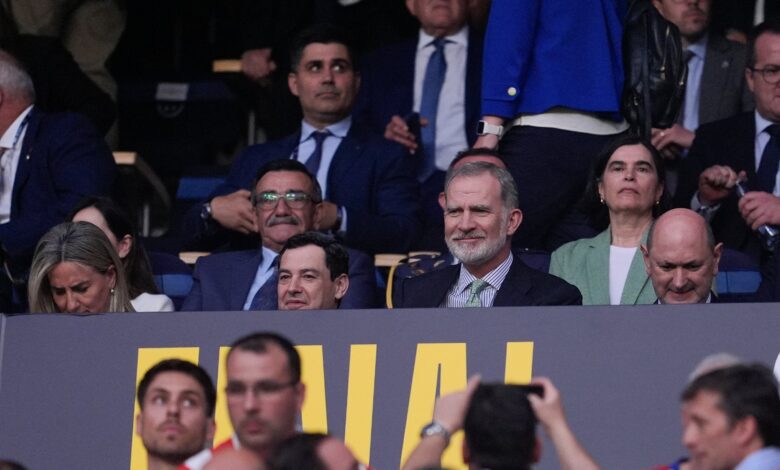 Педро Санчес снова пропускает церемонию с Королём: новый жест дистанции