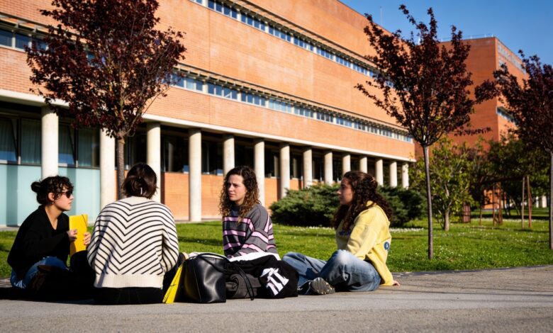 В университетах Каталонии фиксируют рекордное падение посещаемости занятий