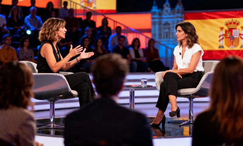 Вечер без фильтров: Loles León и Silvia Intxaurrondo на сцене 'Al cielo con ella'