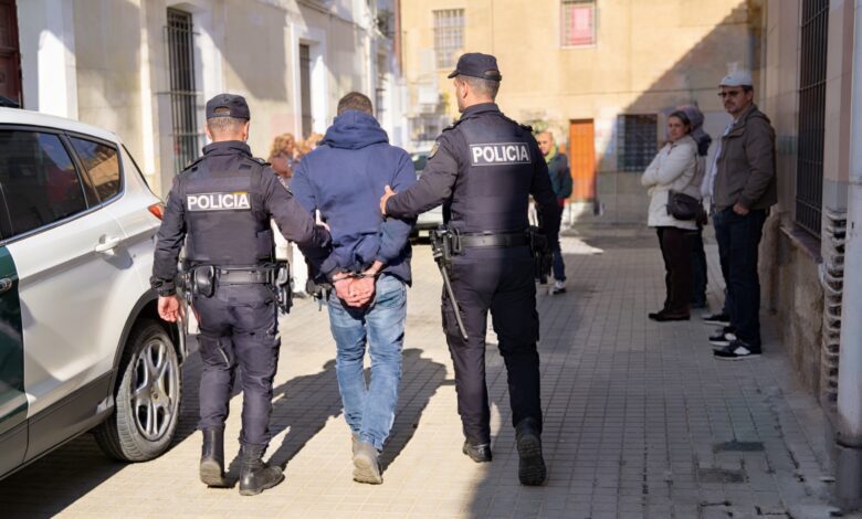 Год в бегах: задержание мужчины после нападения на бывшую жену в Мадриде
