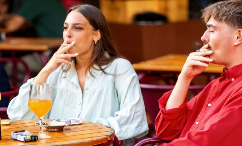 Madrid’s Smoking Culture Is Disappearing: What the City Loses Along with the Ban