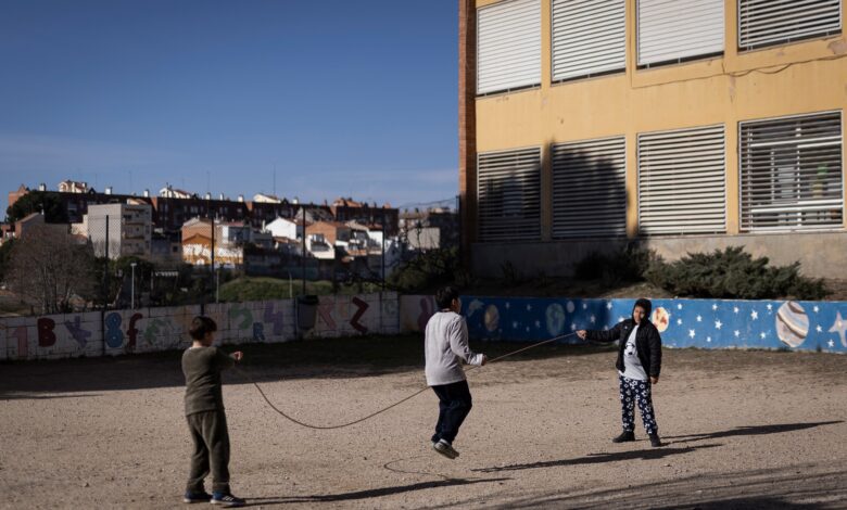 Почти 800 школ Каталонии откажутся от экскурсий и колоний в знак протеста