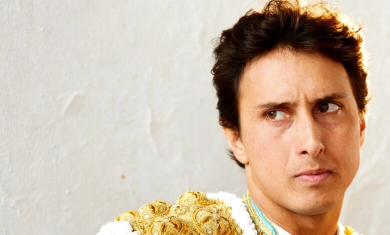 Andrés Roca Rey se convierte en el centro de atención tras incidente en la arena de Sevilla