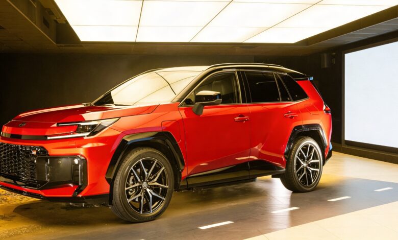 Toyota RAV4 не станет электромобилем: японцы делают ставку на гибриды и не спешат менять курс