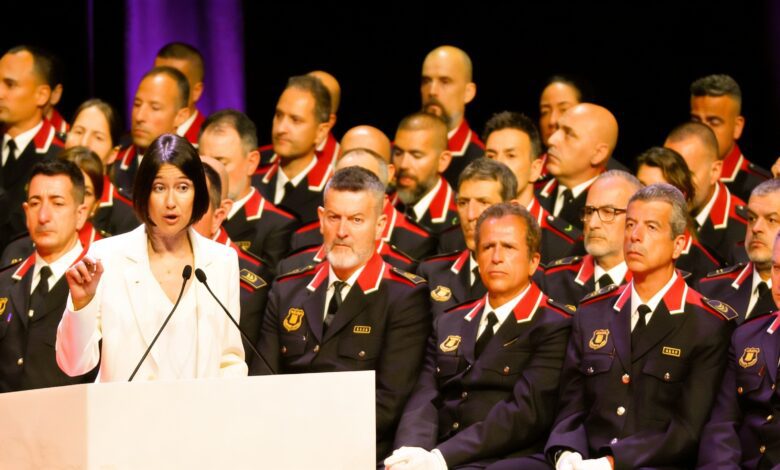 План по внедрению ‘mossos’ в 15 институтах вызвал резкую критику