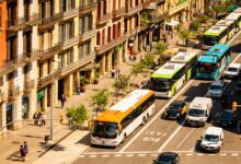 В Барселоне автобусы вытесняют из центра: власти готовят новые ограничения