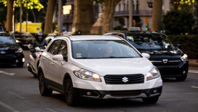 В Барселоне с 2028 года запретят движение автомобилей с жёлтой экологической наклейкой RUSSPAIN.COM