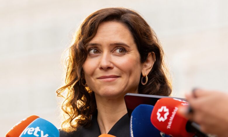 Верховный суд рассмотрит иск Мадрида против массовой легализации мигрантов