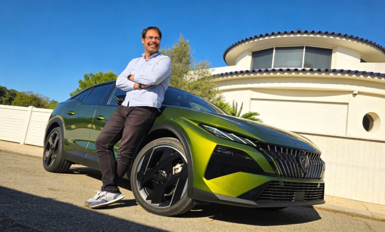 Peugeot 408 2026 выходит на рынок Испании с новым лицом и ставкой на электрификацию