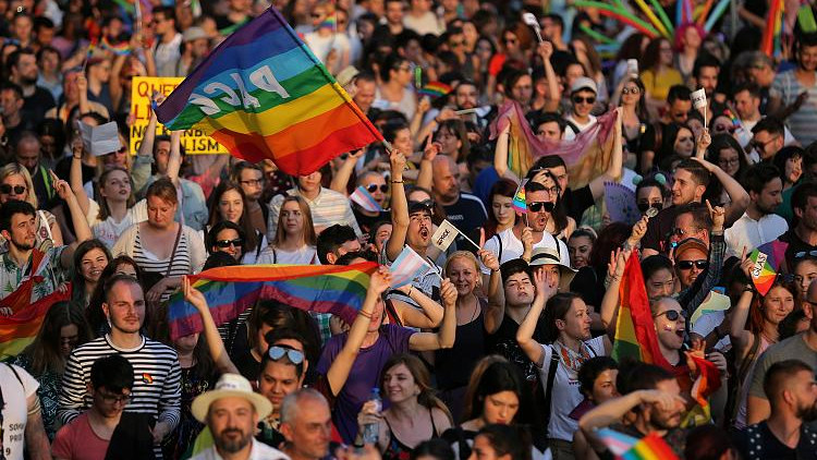 Когда гомосексуальность перестала быть преступлением в Европе?