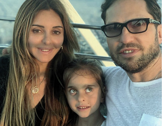 Шоумен и его семья путешествуют по Испании