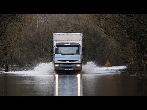 Шторм “Эльза” бушует в Европе. Испания: оползни, обрушения. Двое погибли