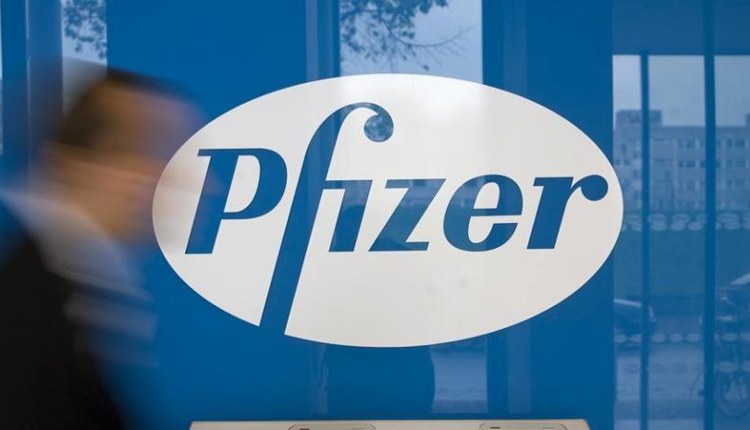 Гендиректор Pfizer Альберт Бурла заразился ковидом во второй раз за два месяца