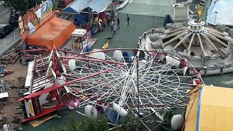 Испания. В Гандии от ветра упало колесо обозрения. Жертв нет