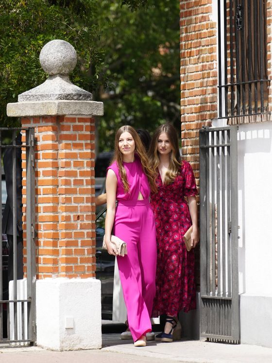 В чём сегодня появились на людях испанские принцессы, уже "совсем большие девочки"