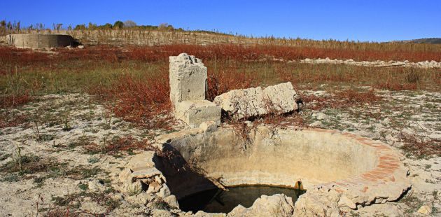 Обмелевшее водохранилище в Испании обнажило руины древних бань