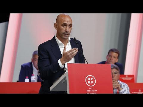 Новый поворот последствий пресловутого «поцелуя без разрешения»: забастовка женской сборной