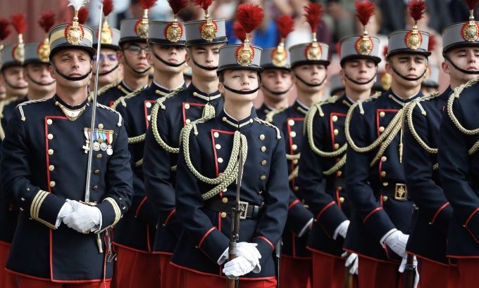 Наследная принцесса Леонор принимает воинскую присягу на верность (видео)