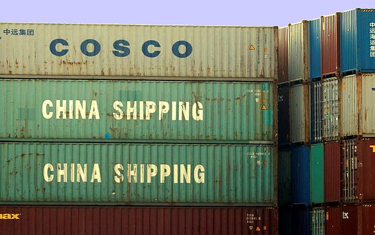 Испуганный Китаем Европарламент повысит безопасность испанских морских портов