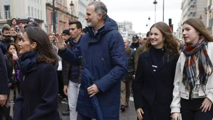 Королевская семья Испании на процессии «Одиночество и Беспомощность»