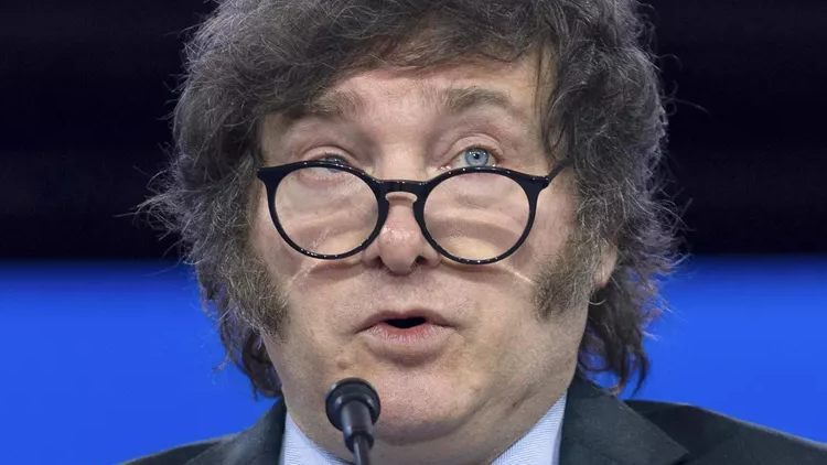 Президент Аргентины попросил о встрече с королем Испании