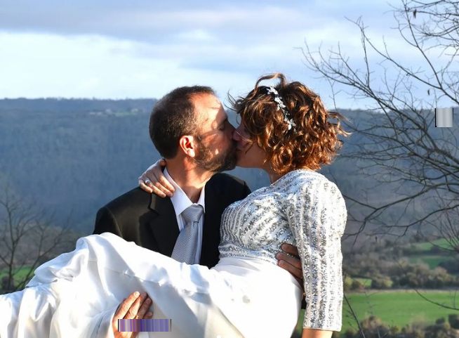 Папа Римский пожаловал бывшему скандальному епископу право обвенчаться