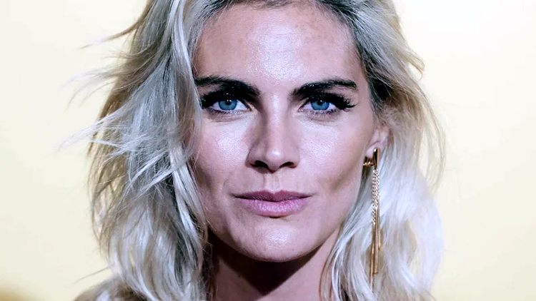 Самый завидный для дам испанский холостяк Марио Касас и все женщины