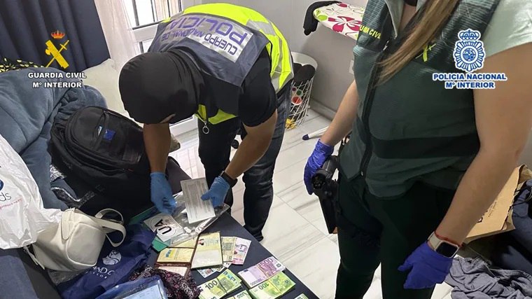 В Малаге арестовали 100 человек за аферы с банковскими счетами