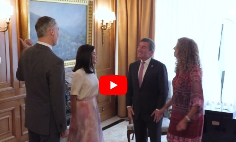 Приём в королевском дворце высоких представителей киноиндустрии