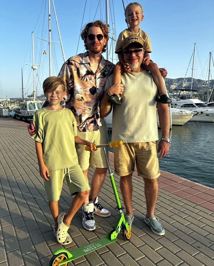 Никита, внук известной певицы Аллы Пугачевой нашел своего отца в Испании