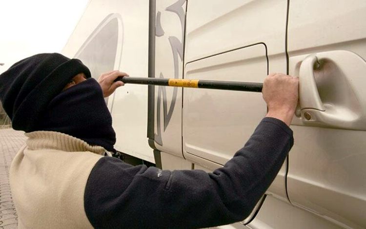 Испанцы требуют от французов усилить меры безопасности для водителей грузовиков