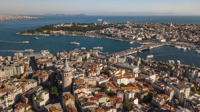 Сухогруз рейсом Испания – Грузия столкнулся с другим в Босфорском проливе