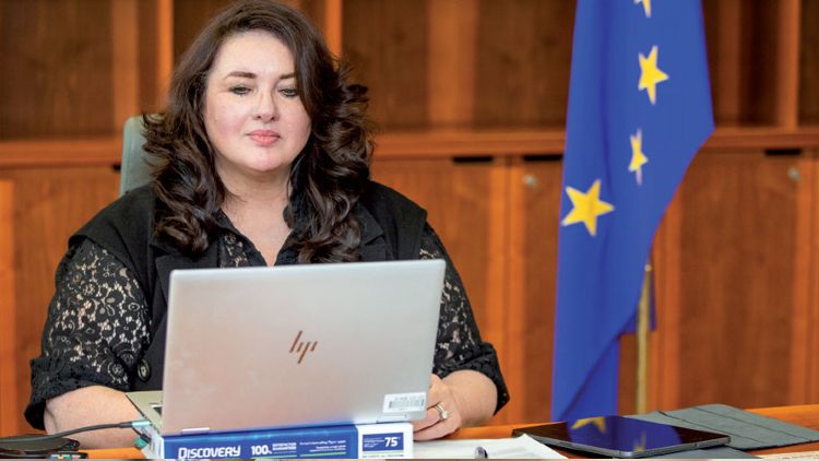 Брюссель и Ирен Монтеро: секс с несовершеннолетними — не преступление