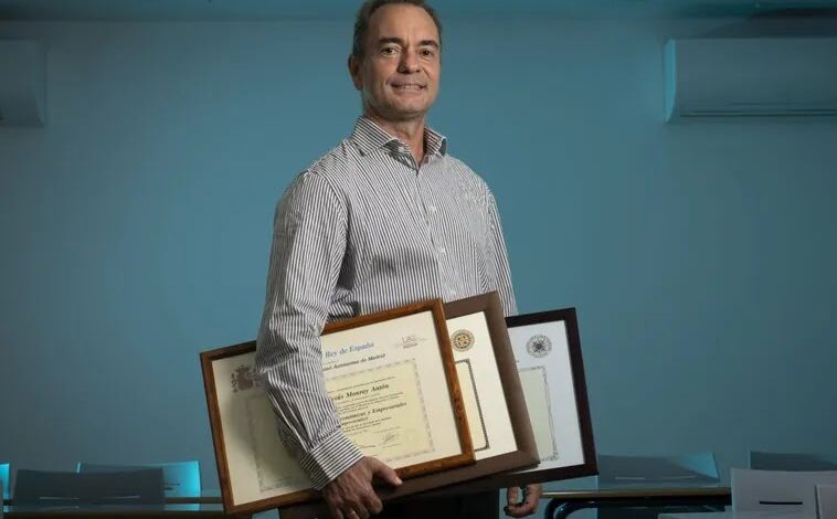 Испанец стал рекордсменом по количеству высших образований