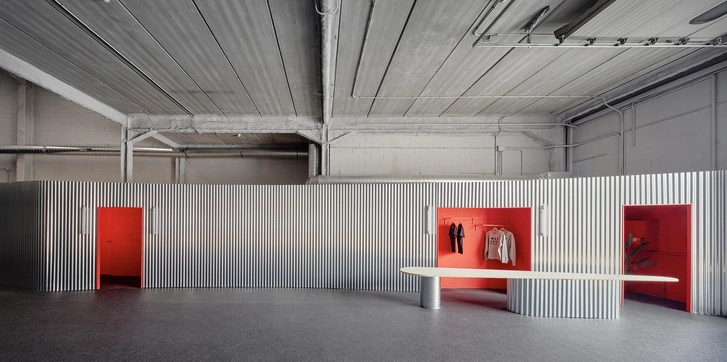 Из заброшенного склада в Каталонии сделали спортзал