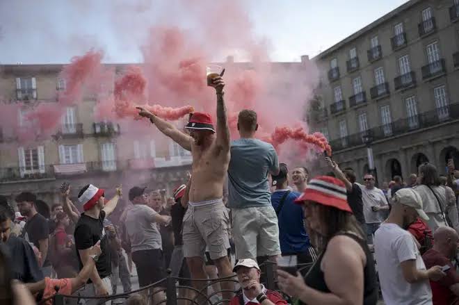 Английские фанаты устроили беспорядки в Бильбао и Сан-Себастьяне