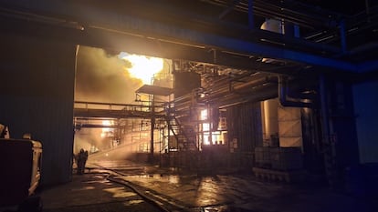 Пожар на химическом предприятии в Сарагосе: жители двух городов оказались в изоляции