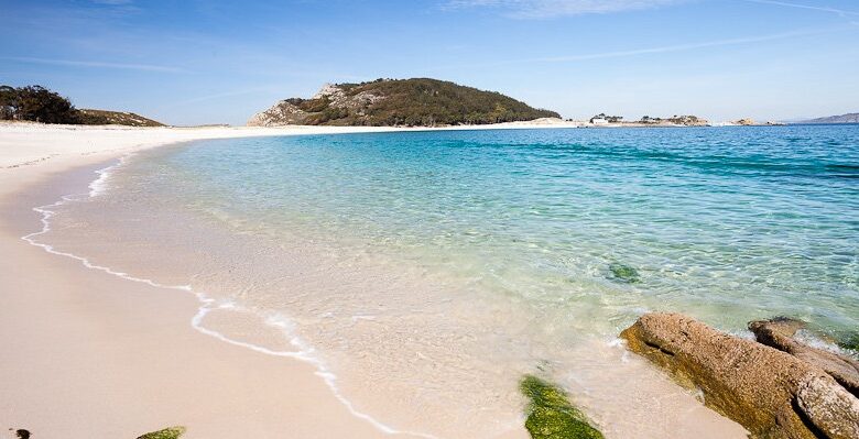 Las playas más bonitas de España: ¿cuánto cuesta vivir cerca del mar en 2025?