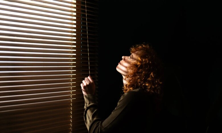 Когда лучше опускать жалюзи летом: советы для защиты дома от жары в Испании