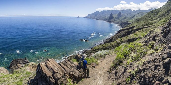 Hiking in Tenerife: A Complete Beginner’s Guide to the Best Trails and Hiking Preparation in 2025