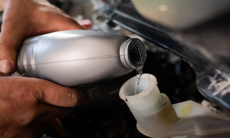 ¿En qué se diferencian los líquidos de frenos DOT 3 y DOT 4? Qué elegir para tu coche en España