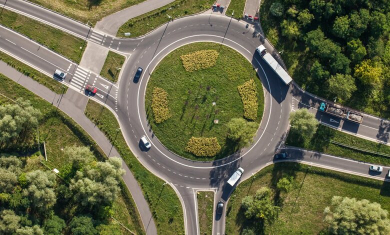 How Roundabouts Work in Spain: Rules, Fines, and Interesting Facts