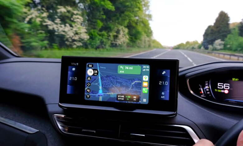 Which Waze Features Set It Apart from Google Maps in Spain