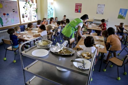 En Madrid, miles de niños se quedaron sin comedor escolar por negación de subvenciones