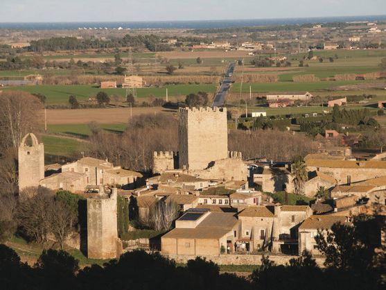 Peratallada en Cataluña sorprende con su ambiente medieval y el encanto de sus calles