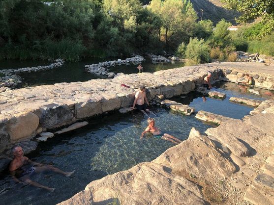 Natural Hot Springs in Rioja – A Free Oasis of Health Amid Mountains and Vultures