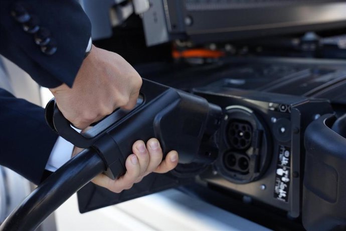 Most Spanish Residents Consider Eco-Friendly Cars Unaffordable