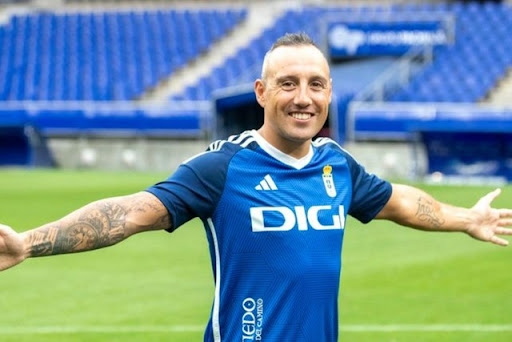 Santi Cazorla rechaza las acusaciones de participar en las decisiones del Real Oviedo